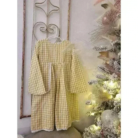 Smockingbird Gingham Dress‎ - Picture 2 of 6
